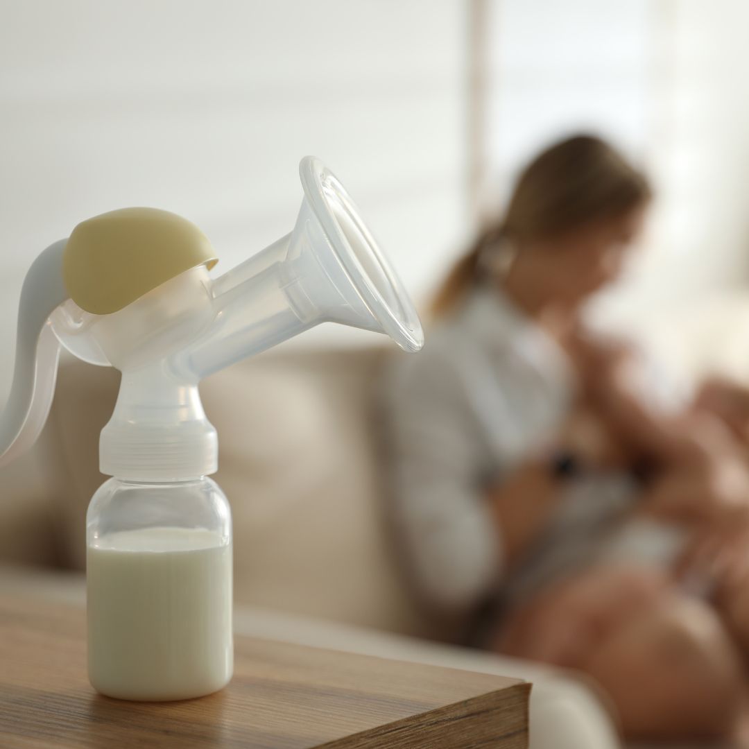 pumping mom breastmilk for baby